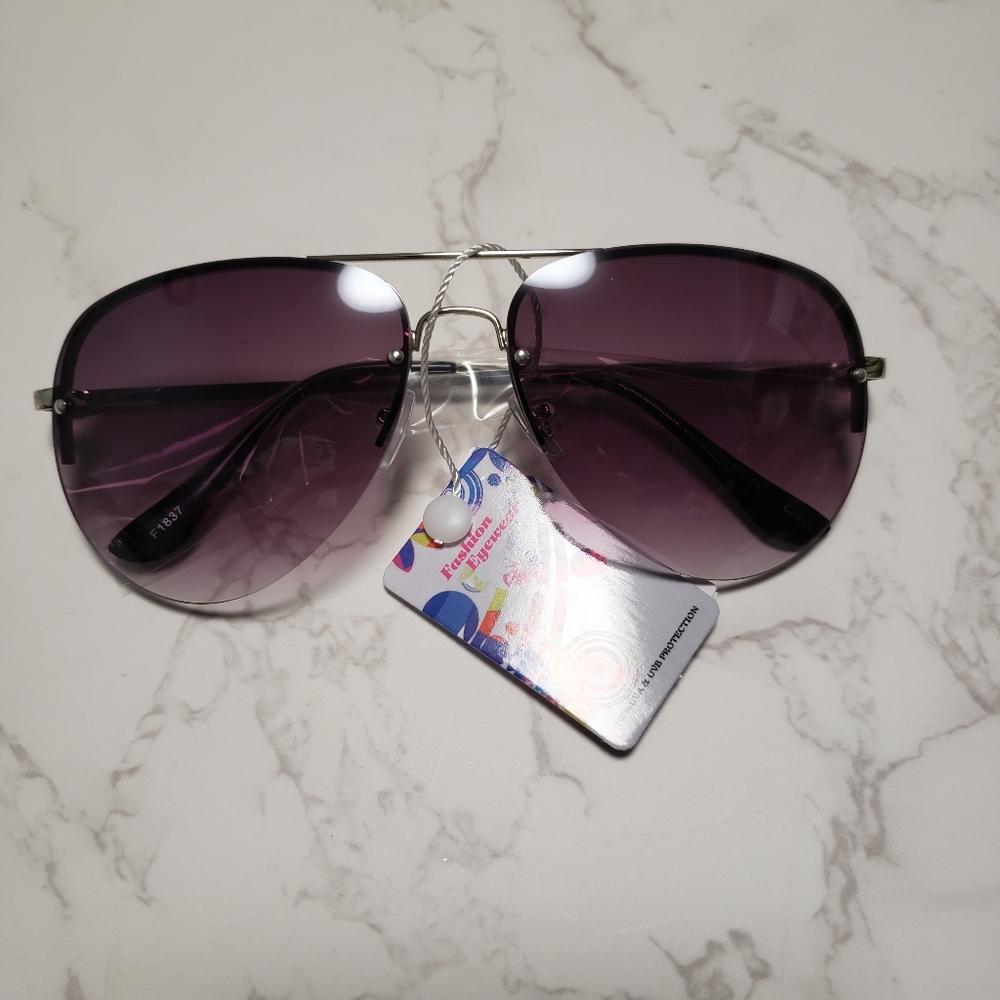Women's Aviator sunglasses.